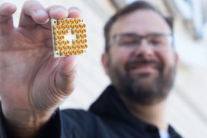 Компания Intel представила рабочий 17-кубитный квантовый чип